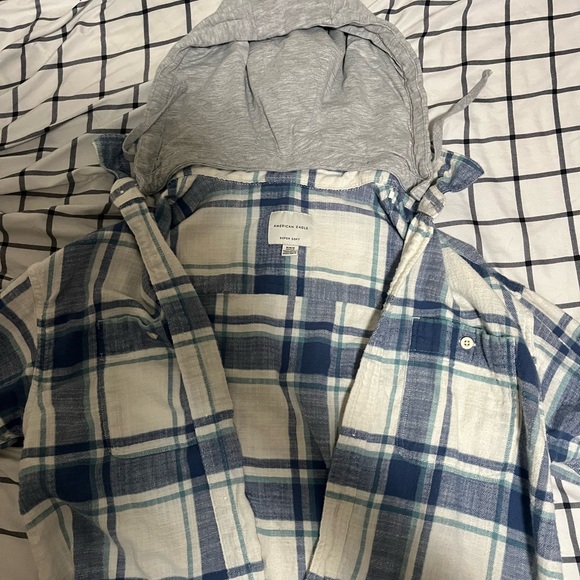 American Eagle Outfitters Blue and Cream Plaid Shirt - Picture 2 of 4